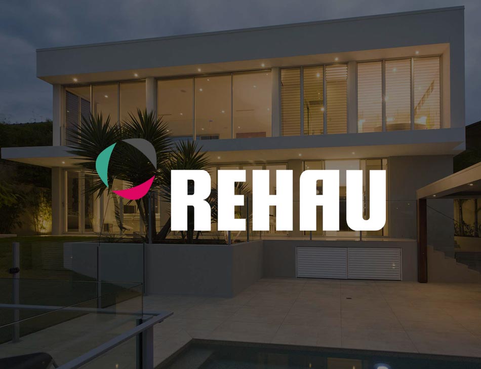 REHAU kombiniert Single Sign-On über alle Kanäle mit zentralem Einwilligungsmanagement und sorgt so für eine durchgängige Customer Journey